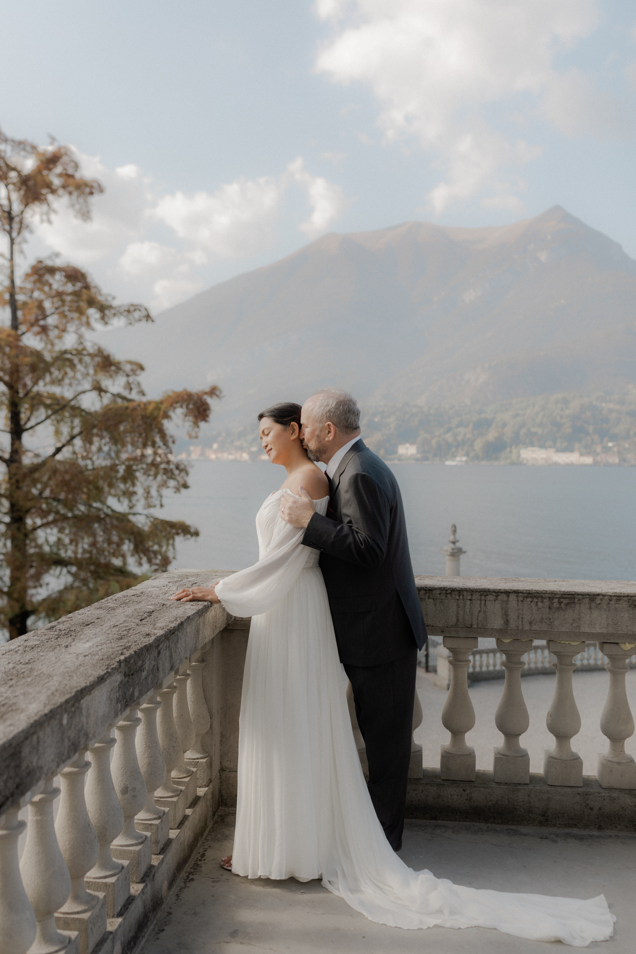 A Romantic Elopement on Lake Como with House of Gucci Flair